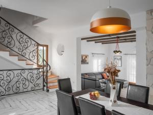 Posezení v ubytování Holiday Home Marko by Interhome