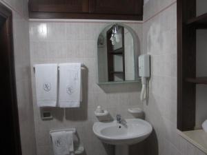 A bathroom at Hotel Columbia