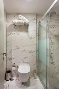 A bathroom at Güner Business Hotel