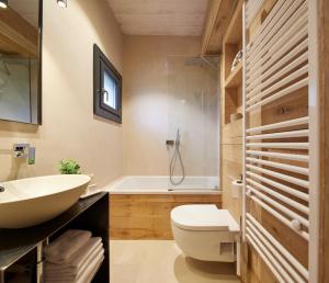 Koupelna v ubytování Era Cabana by FeelFree Rentals + 17 fotografií