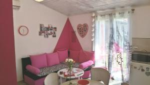 Kuchnia lub aneks kuchenny w obiekcie Vacation House Bimba - Pomer