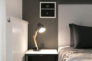 Łóżko lub łóżka w pokoju w obiekcie Traveller`s Nest #FeelsLikeHome