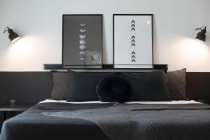 Łóżko lub łóżka w pokoju w obiekcie Traveller`s Nest #FeelsLikeHome