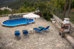Bazén v ubytování Pelion Goddess Villas nebo v jeho okolí