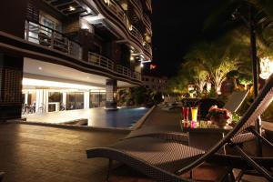 Bazén v ubytování KTK Pattaya Hotel & Residence nebo v jeho okolí