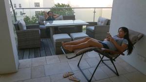 Posedenie v ubytovaní Loft #11 mit großer Loggia und Terrasse