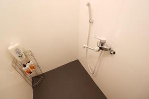 A bathroom at Osaka Mainichi Building Vacation STAY 242