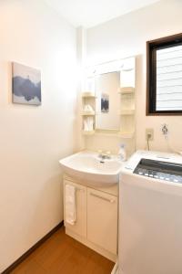 GUEST HOUSE OSAKA HAGINOCHAYA Vacation STAY 4271 tesisinde bir banyo