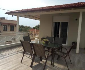A balcony or terrace at Evel House