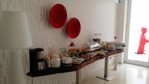 Comida en o cerca de este hotel
