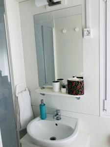 Phòng tắm tại Baobab Mobile Homes