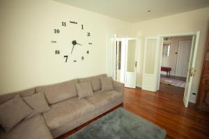 A seating area at Villa Moiacchina Luxury Home