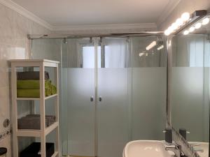 Koupelna v ubytování Travesía + 33 fotografií