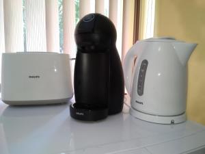 Coffee and tea making facilities at Apartment Nedyalkov