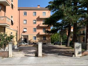 Photo de la galerie de l'établissement B&B La Littorina Parcheggio Umbria Centro Ideale Rasiglia Cascate di Pale Ponte Tibetano Sellano, à Foligno