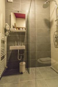 Bagno di Hotel Logavina 8 Garage Parking