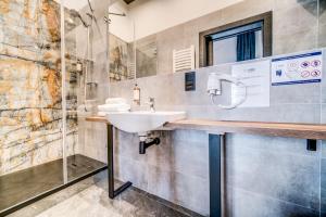 Kúpeľňa v ubytovaní GoldApartRooms + 37 fotografií