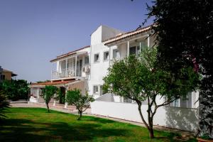 Gallery image of Ammos Apartments in Kavos