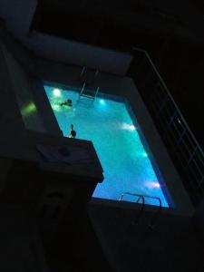 Bazén v ubytování Apartments Svetlana nebo v jeho okolí