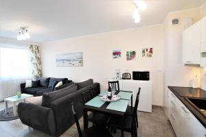 Kuchnia lub aneks kuchenny w obiekcie Apartament Superior Pastelowy Przy Plaży