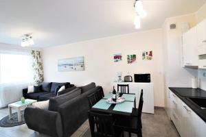 Kuchnia lub aneks kuchenny w obiekcie Apartament Superior Pastelowy Przy Plaży