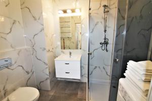 Łazienka w obiekcie Apartament Superior Pastelowy Przy Plaży