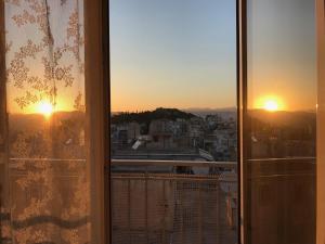 Fotografia z galérie ubytovania Central penthouse with amazing city and Lycabettus view v Aténach