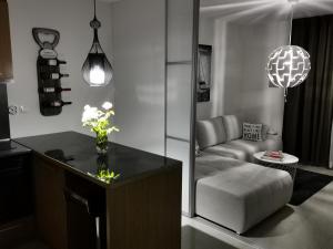 Posezení v ubytování Paradise Bay D8 Apartment + 32 fotografií