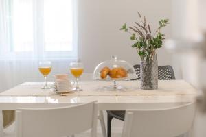 Nápoje v ubytování Enjoy Split, new apartment in the center with a private garden