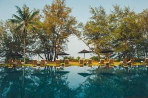 Bazén v ubytování SALA Phuket Mai Khao Beach Resort nebo v jeho okolí