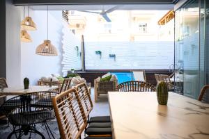 Fotografie z fotogalerie ubytování Retro luxury rooms v destinaci Olympiakí Aktí + 72 fotografií