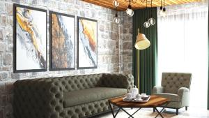 A seating area at Royal Villa