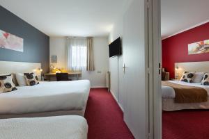 Un pat sau paturi într-o cameră la Hotel Altina