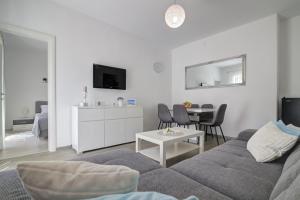 TV a/nebo společenská místnost v ubytování Apartman Luka