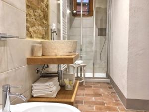 Kúpeľňa v ubytovaní Le Camere Del Borgo + 37 fotografií