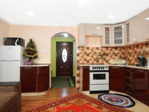 Billede fra billedgalleriet på Cottage Svitanok i Lopushnoye + 16 billeder