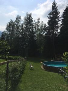 Bazén v ubytování Chaty Marta nebo v jeho okolí