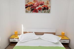 Postel nebo postele na pokoji v ubytování Bridgeview apartment