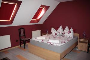 Posteľ alebo postele v izbe v ubytovaní Fox Apartmanok