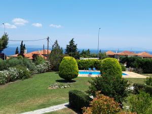Bazén v ubytování Villa Potidea Panorama nebo v jeho okolí