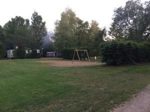 Herní místnost nebo prostor pro děti v ubytování Camping Le Canoë