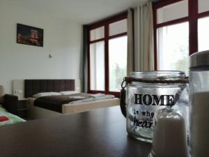 Posteľ alebo postele v izbe v ubytovaní Zoom-Budapest Apartments