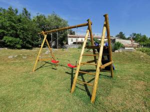 Herní místnost nebo prostor pro děti v ubytování Villa Mavrici, Neighbors free