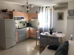 Küche/Küchenzeile in der Unterkunft VILLA DIVNA