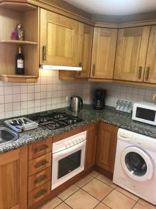 Kuchnia lub aneks kuchenny w obiekcie Casa de familia