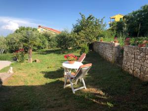Ein Garten an der Unterkunft VILLA DIVNA