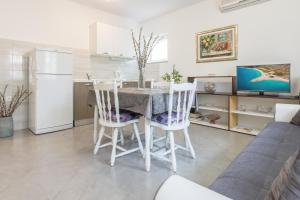 Dining area sa apartment