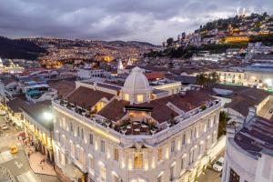 Nespecifikovaný výhled na destinaci Quito nebo výhled na město při pohledu z hotelu