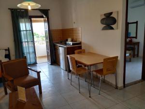 A kitchen or kitchenette at Pardalakis Studios