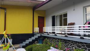 Balkón nebo terasa v ubytování Mahoteak Home Stay